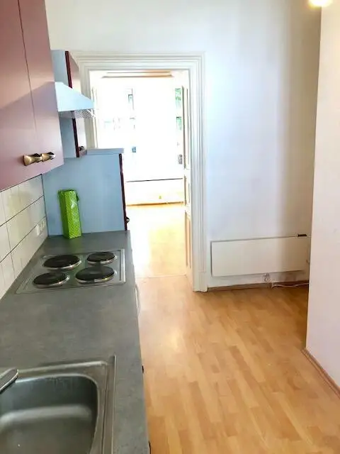 Zentrale Lage: Garconniere im EG