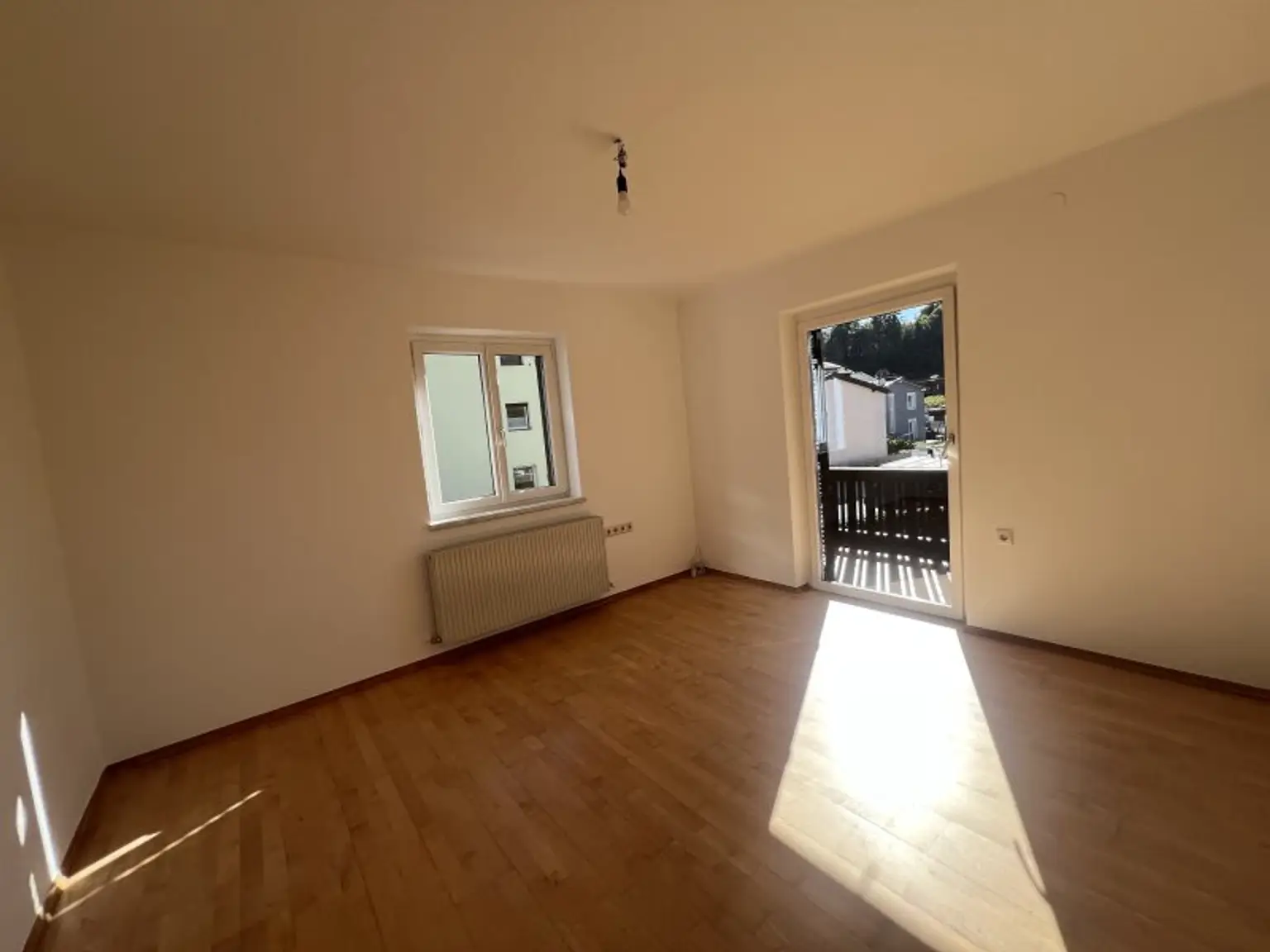 VOLDERS - Sonnige 3 Zi.-Wohnung mit Balkon und eigenem Gartenanteil zur Vermietung