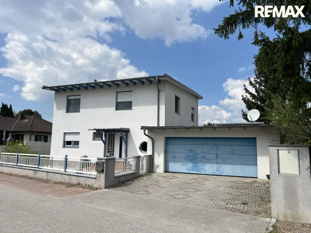 Großzügiges Einfamilienhaus mit Garten, Terrasse & Garage in Ebenfurth, 4 Zimmer, 195m²