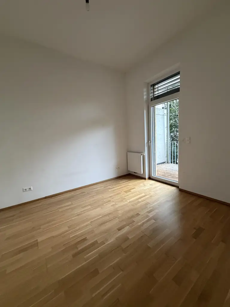 2 ZIMMERWOHNUNG MIT LOGGIA - RUHIGE, HOFSEITIGE LAGE