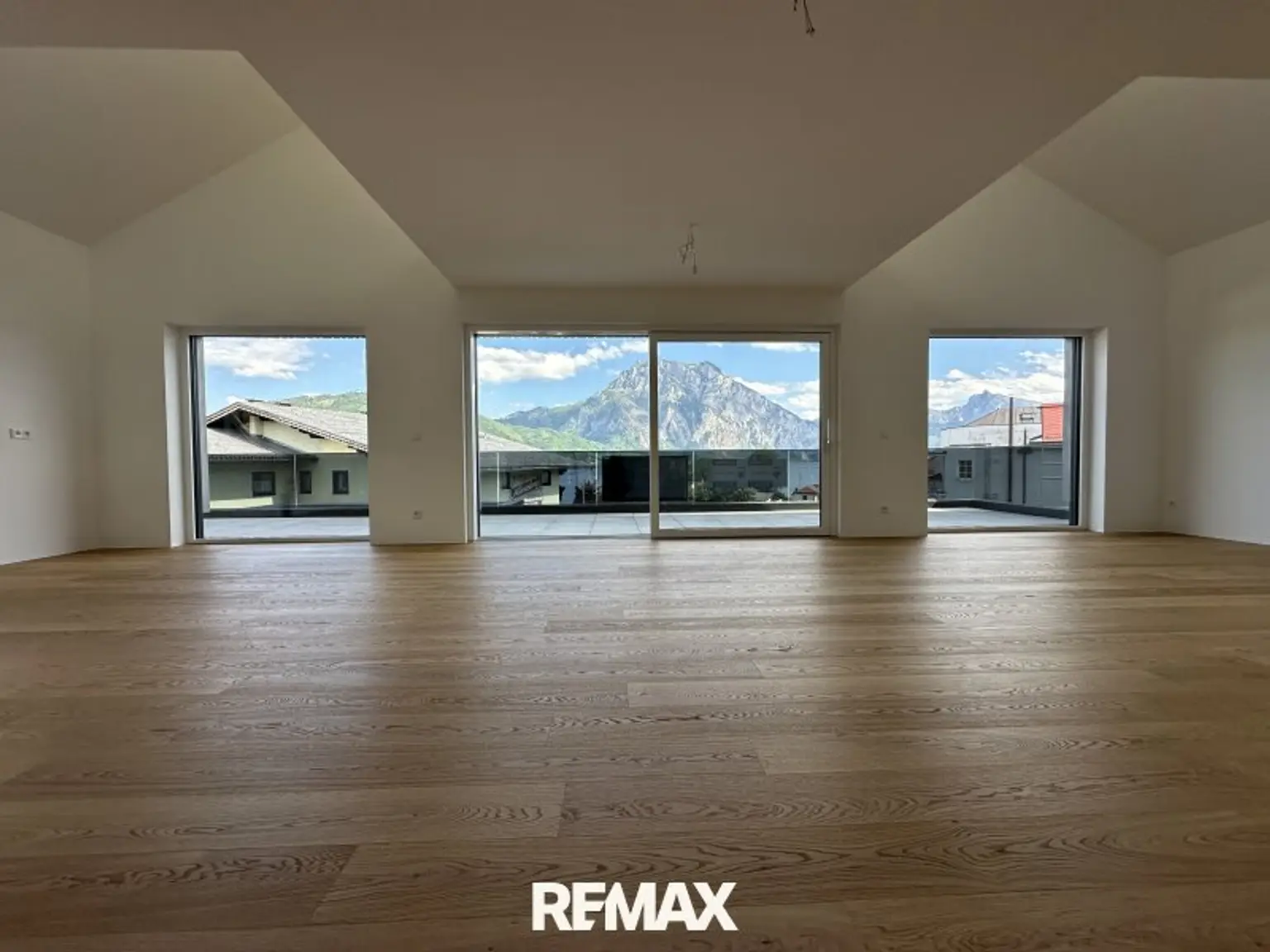 Wohnzimmer mit Terrasse