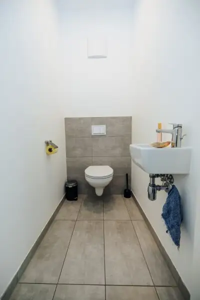 SMART-LIVING I STYLISCHES PENTHOUSE I KLIMA I SONNENTERRASSE I OFFENE DESIGN-KÜCHE I ELEGANTES BAD MIT REGENDUSCHE I