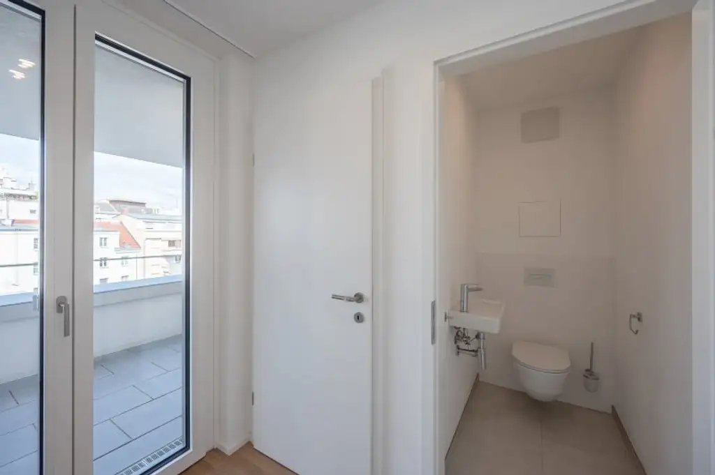 ++MOLLARD 50++ Stylish 3-room Apartment in Prime City Location (1/25)