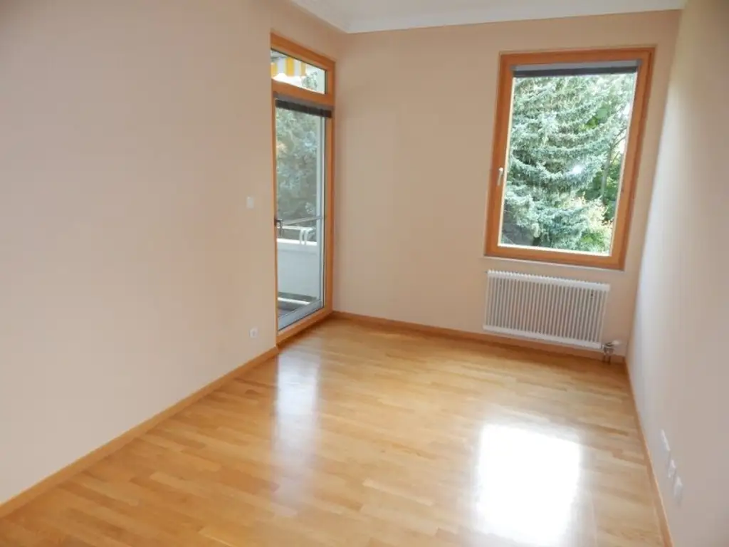 Helle und ruhige - Top ausgestattete Wohnung mit 2 Loggien