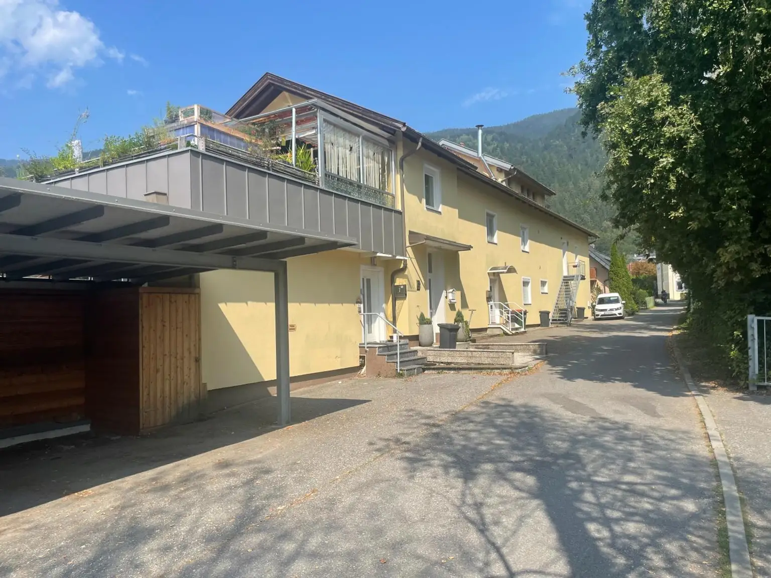 Helle und großzügige Gartenwohnung  in unmittelbarer Nähe zum malerischen Ossiachersee