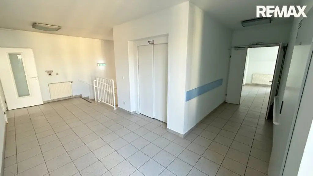 Ehemaliges Seniorenheim, gewerbliche Widmung, große Dachterrasse & 16 Garagen in Wiener Neustadt – Top Chance!