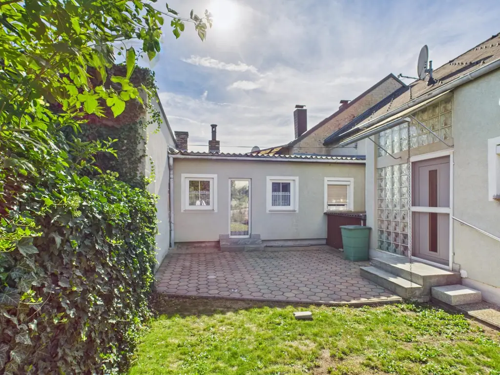 Sehr günstiges Haus mit Garten im Zentrum von Deutsch-Wagram