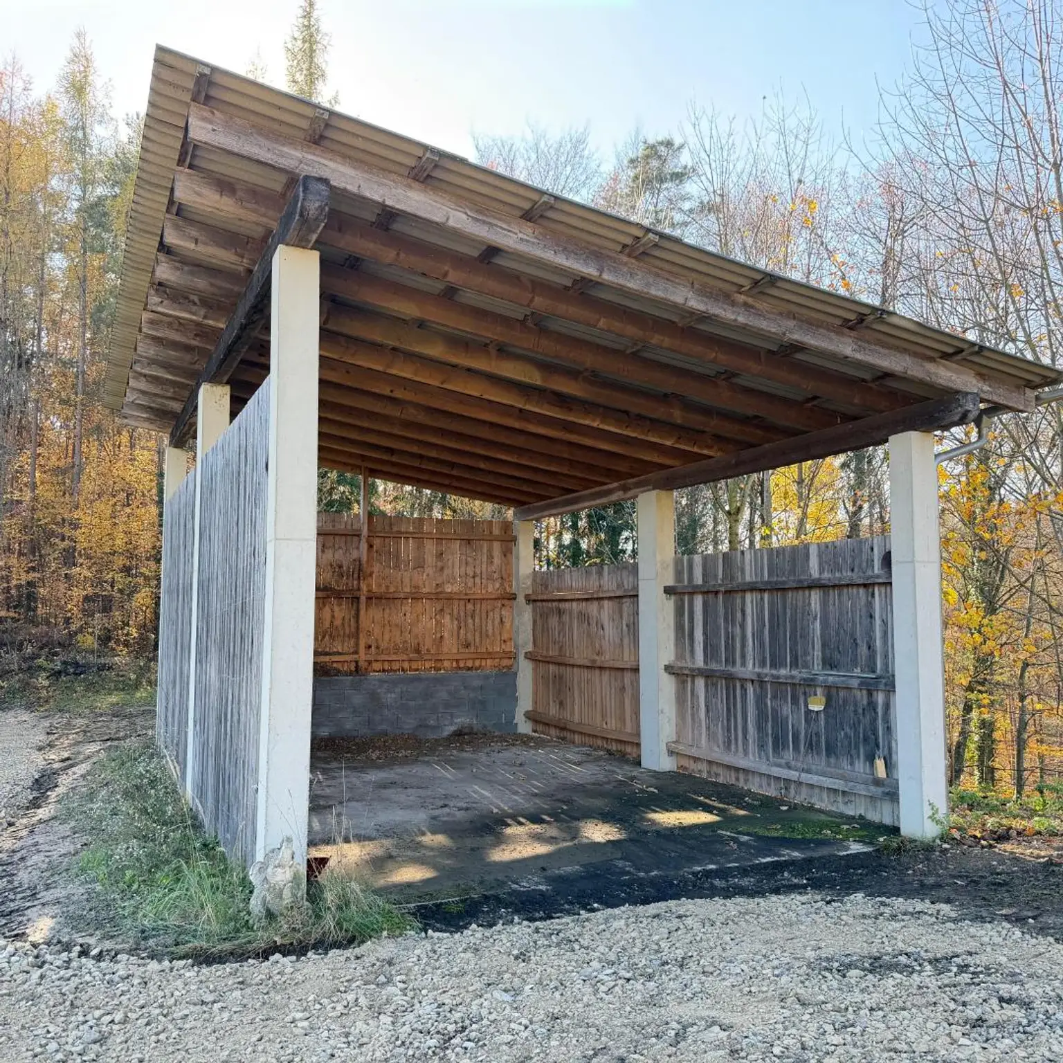 Wohnen in Aussichtslage mitten in der Natur auf  8 Ha. Grund, ehemalige Hofstelle!