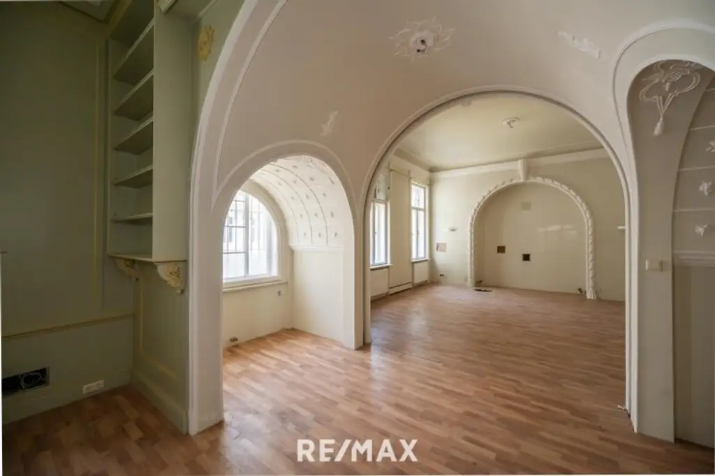 Rarität: Stadt-Villa mit weitläufigem Garten an exklusiver Hietzinger Adresse