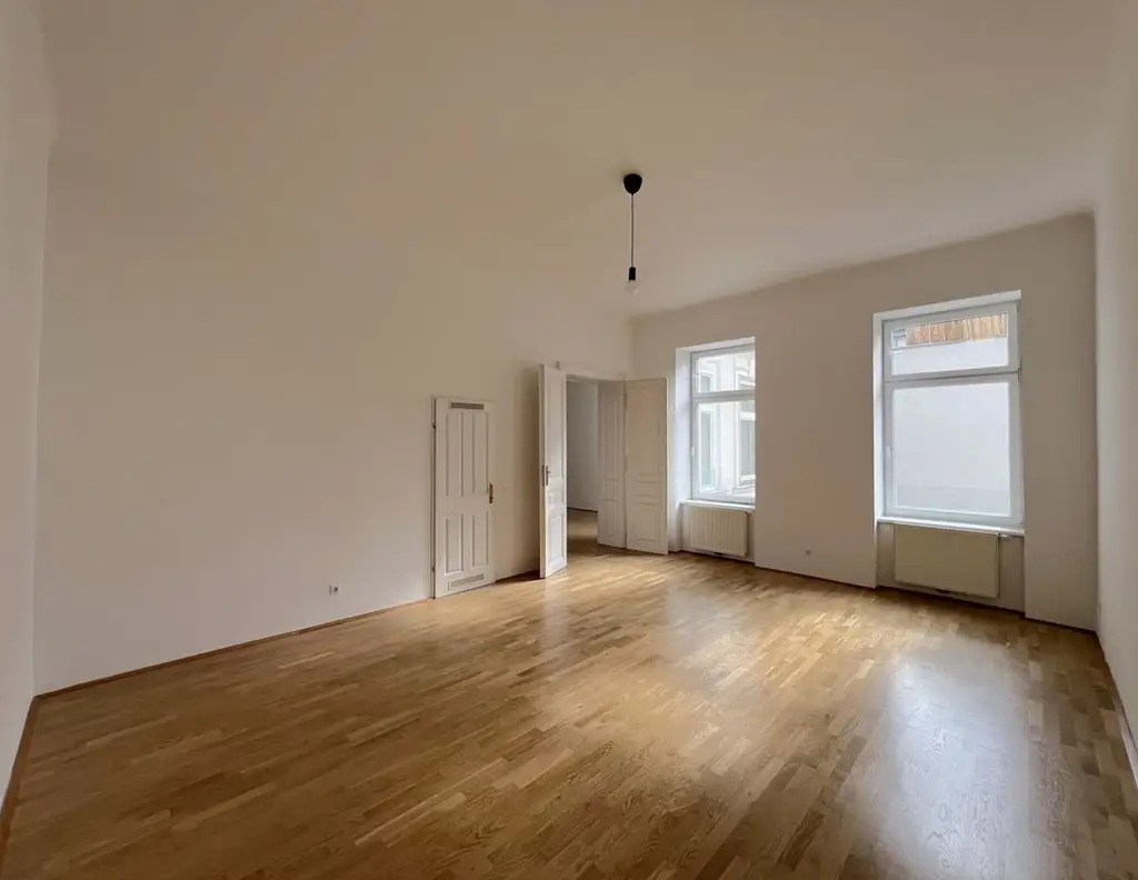 Großzügige 2-Zimmer-Altbauwohnung auf der Mariahilfer Straße