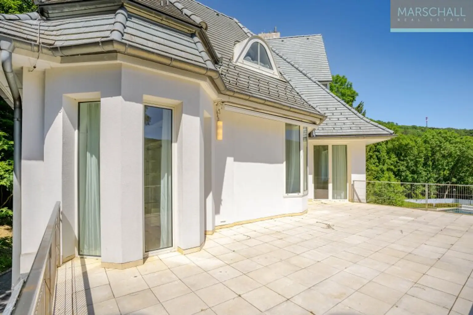Elegantes Anwesen mit großzügigem Grundbesitz (11.045 m²) zur Vermietung