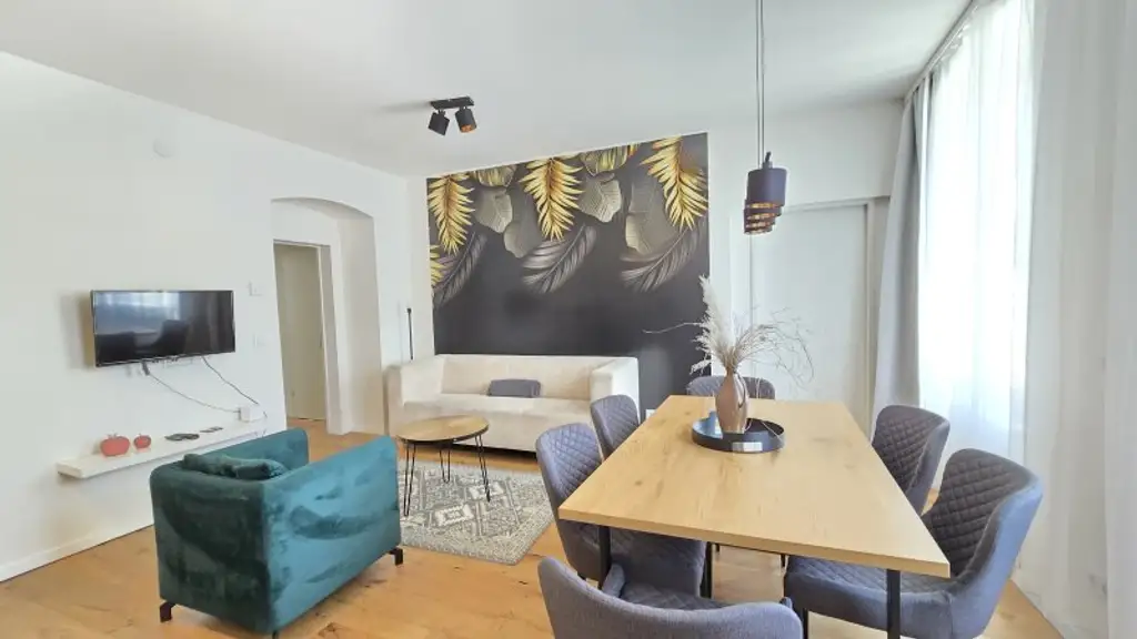 Schöne 3 Zimmer Wohnung, komplett Neu saniert vor einem Jahr