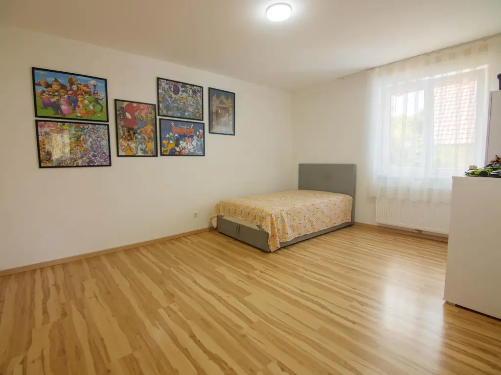Mehrfamilienhaus mit 2 getrennten Wohneinheiten