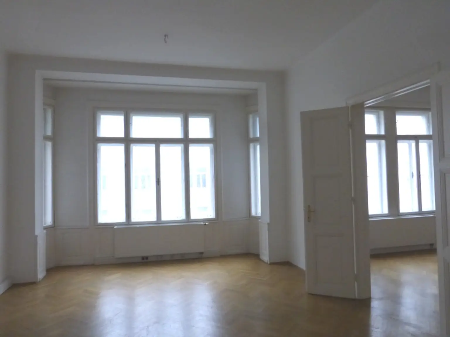 DB30703712_1715