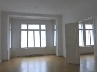 DB30703712_1715