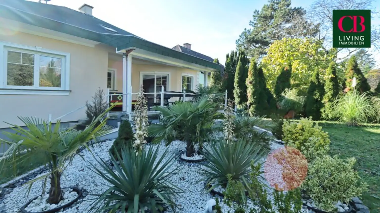 Großzügige Villa mit gepflegtem Garten