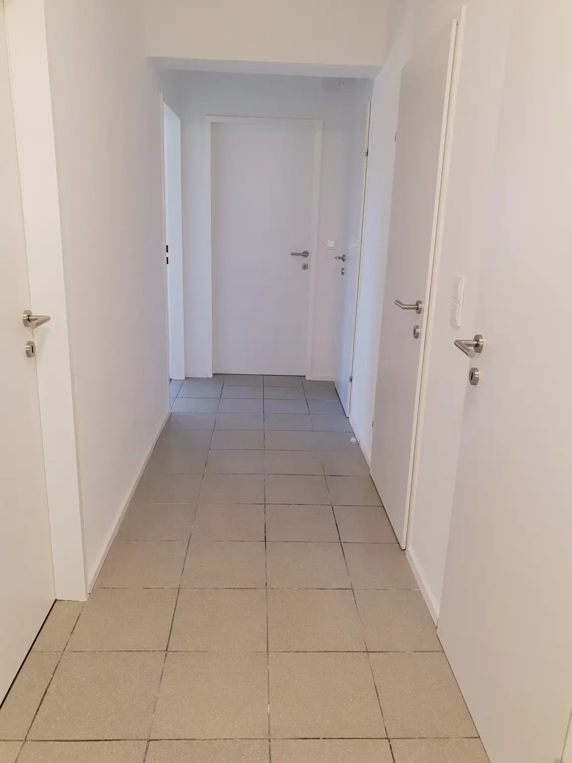 Zwei Zimmerwohnung mit hochwertiger Küche zu vermieten!