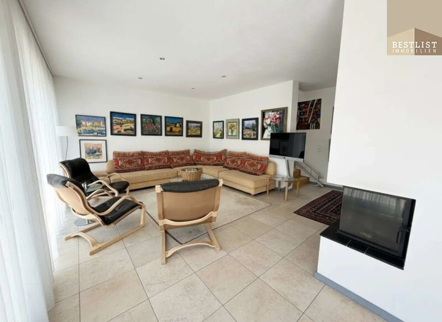 Moderne Eleganz trifft Naturidylle – energieeffizientes Einfamilienhaus mit großzügiger Terrasse in der Hinterbrühl
