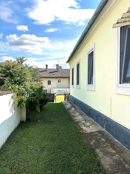 Idylle trifft Stadtnähe – Ihr Eigenheim im Weinviertel 81m² Wohnfläche mit Ausbaupotential und 270m² Grundstück