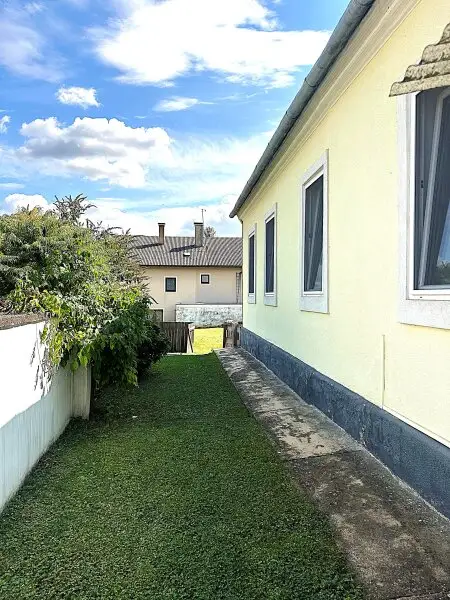 Idylle trifft Stadtnähe – Ihr Eigenheim im Weinviertel 81m² Wohnfläche mit Ausbaupotential und 270m² Grundstück