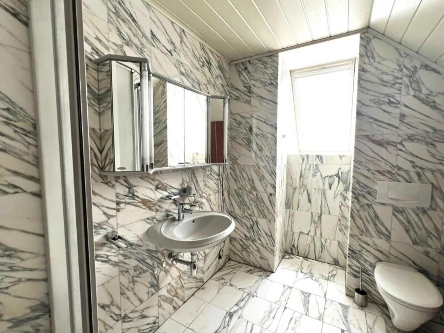 Rarität (!) Großzügige Villa in Badener Bestlage am Mitterberg mit prächtigem Garten - zentrumsnahe (!)