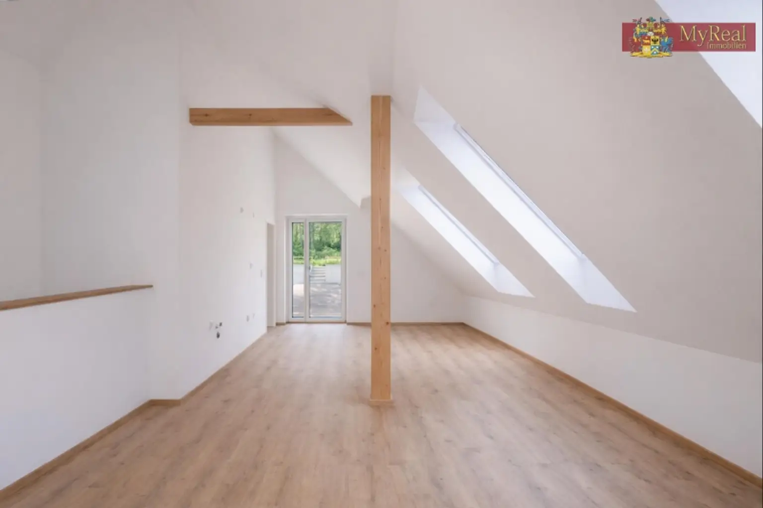 Ausgang auf Terasse und Garten