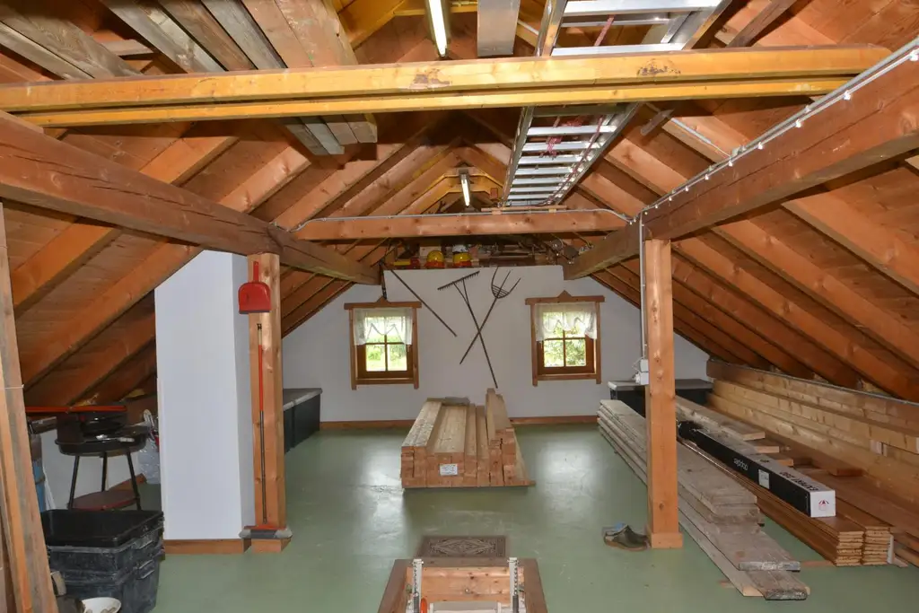 Haus auf großem Grundstück