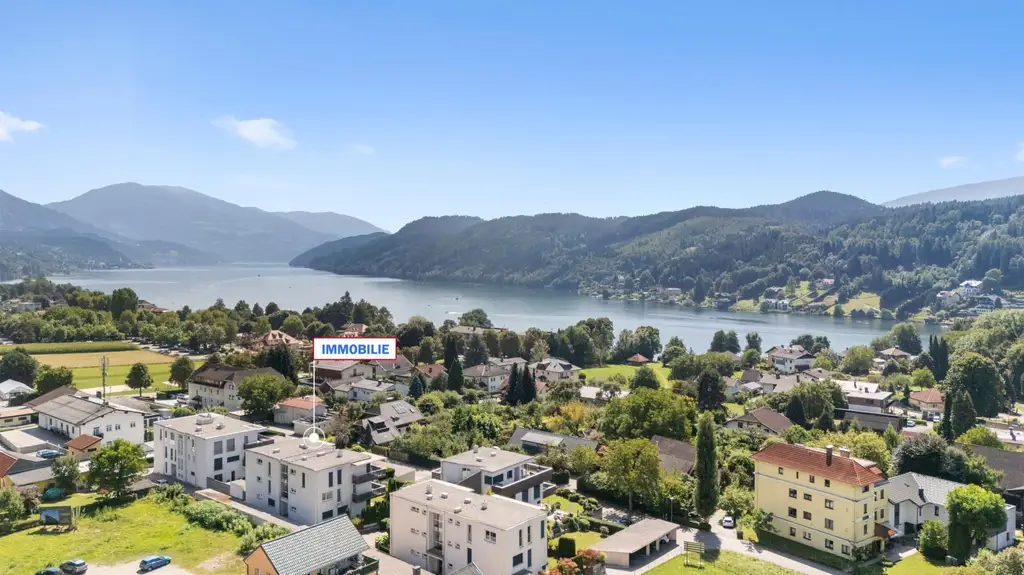 Über den Dächern, nah am See