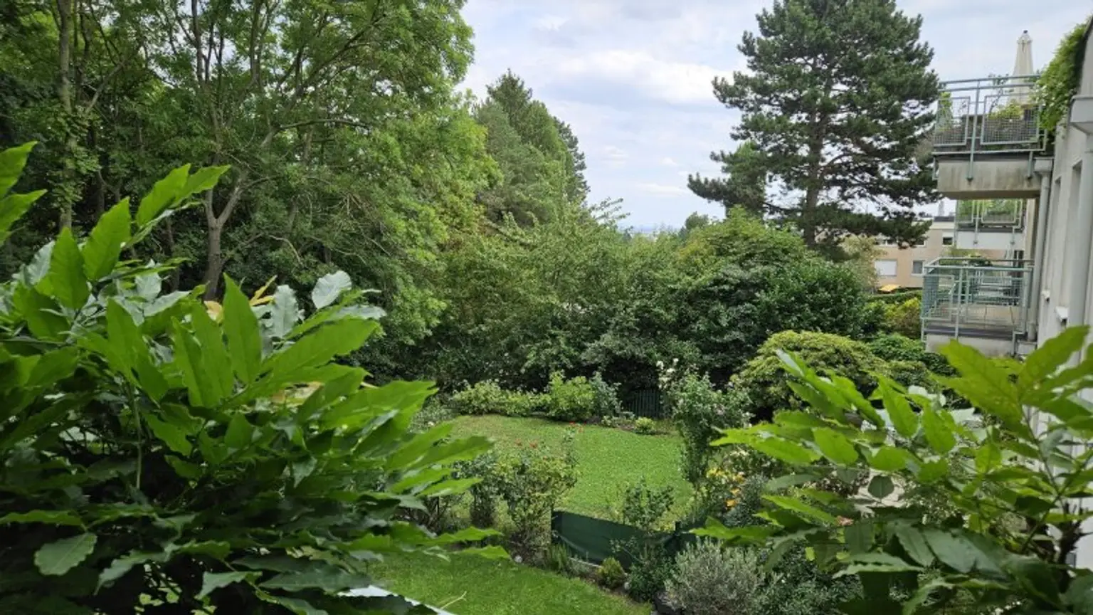 Bestaufgeteilte 99m2 Familienwohnung mit Wintergarten & Balkon ins Grüne! Toplage in Döbling!