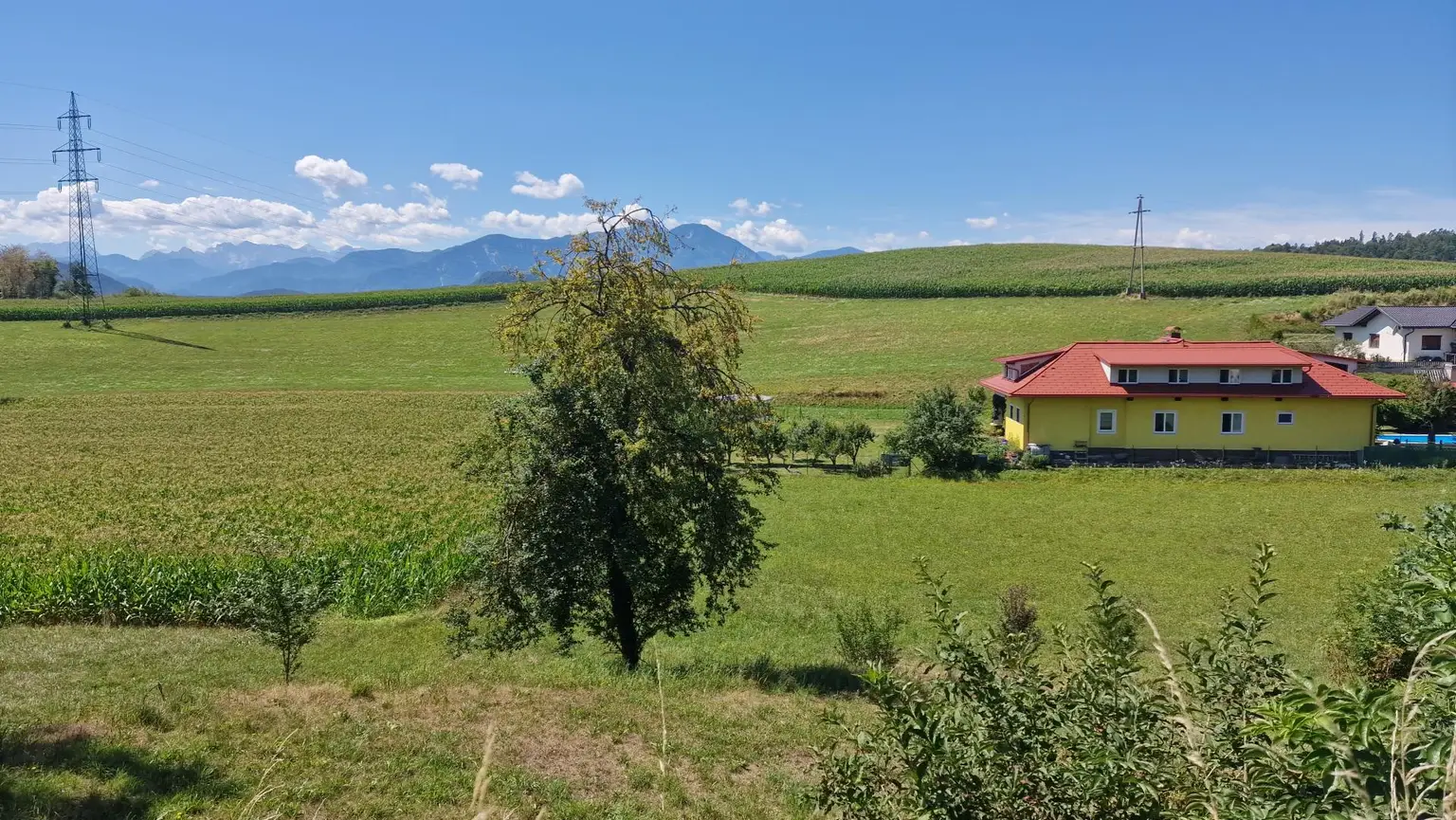 Traumhaftes, ca. 3.109 m² großes Baugrundstück mit Blick auf die Karawanken im Bezirk Völkermarkt