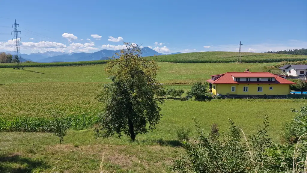Traumhaftes, ca. 3.109 m² großes Baugrundstück mit Blick auf die Karawanken im Bezirk Völkermarkt