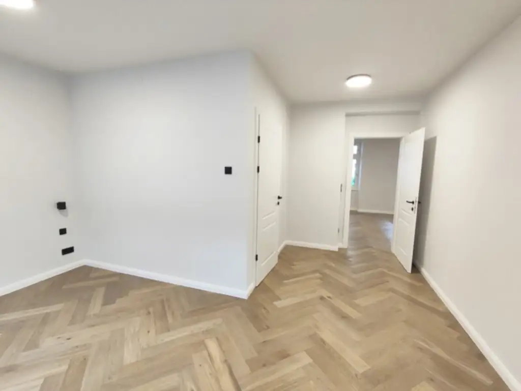 Krongasse! Altbau-Erstbezug mit Balkon in liebevoll saniertem Altbauhaus - Top11