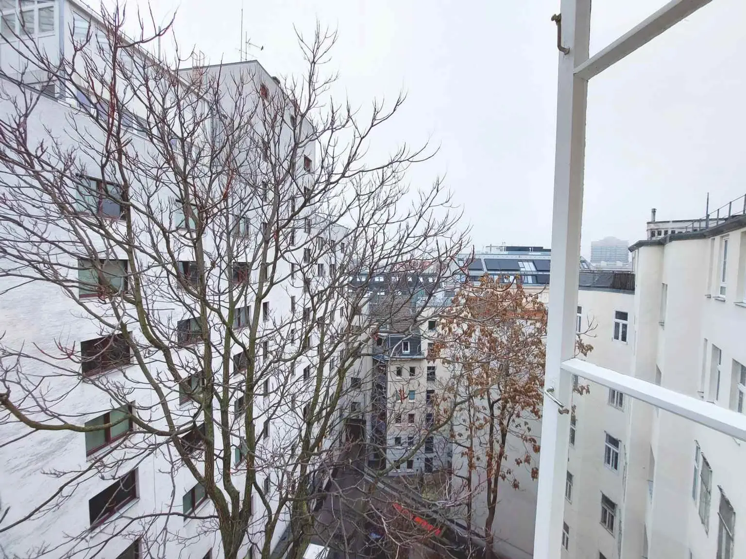 Helle 3-Zimmer-Wohnung  mit tollem Ausblick im 8. Bezirk!