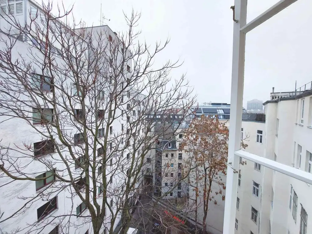Helle 3-Zimmer-Wohnung  mit tollem Ausblick im 8. Bezirk!