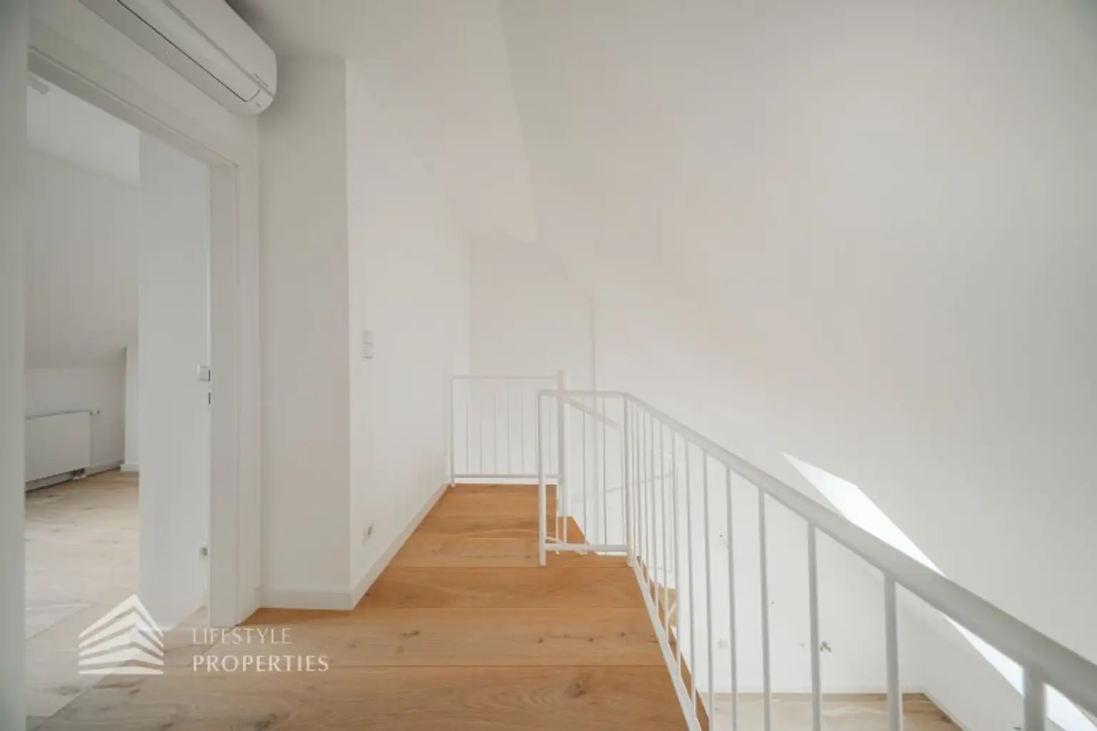 Helle 2-Zimmer-Maisonettewohnung, Nähe Wiedner Hauptstraße