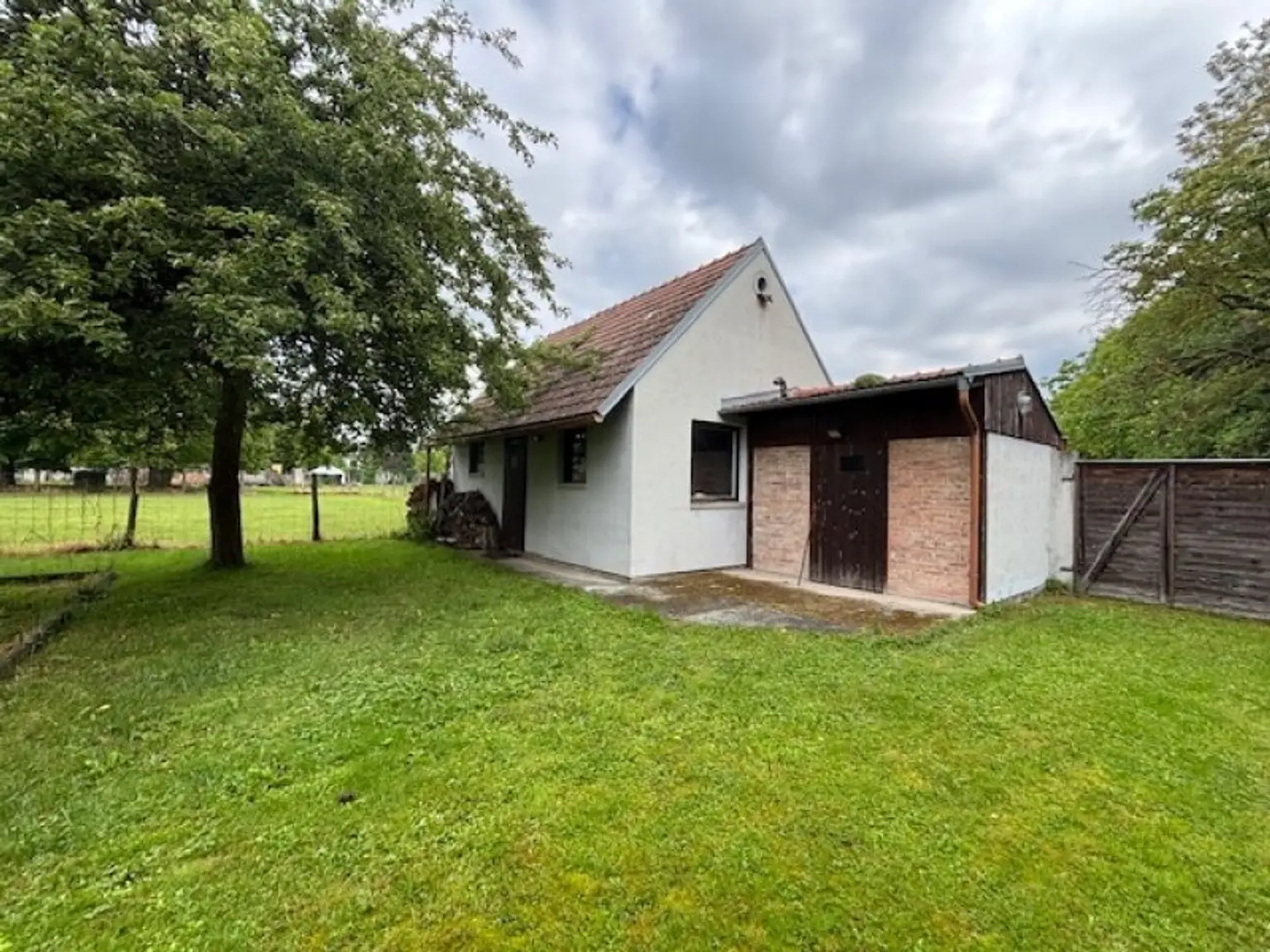 Engelhartstetten - Gediegenes Einfamilienhaus mit großem sonnigen Garten