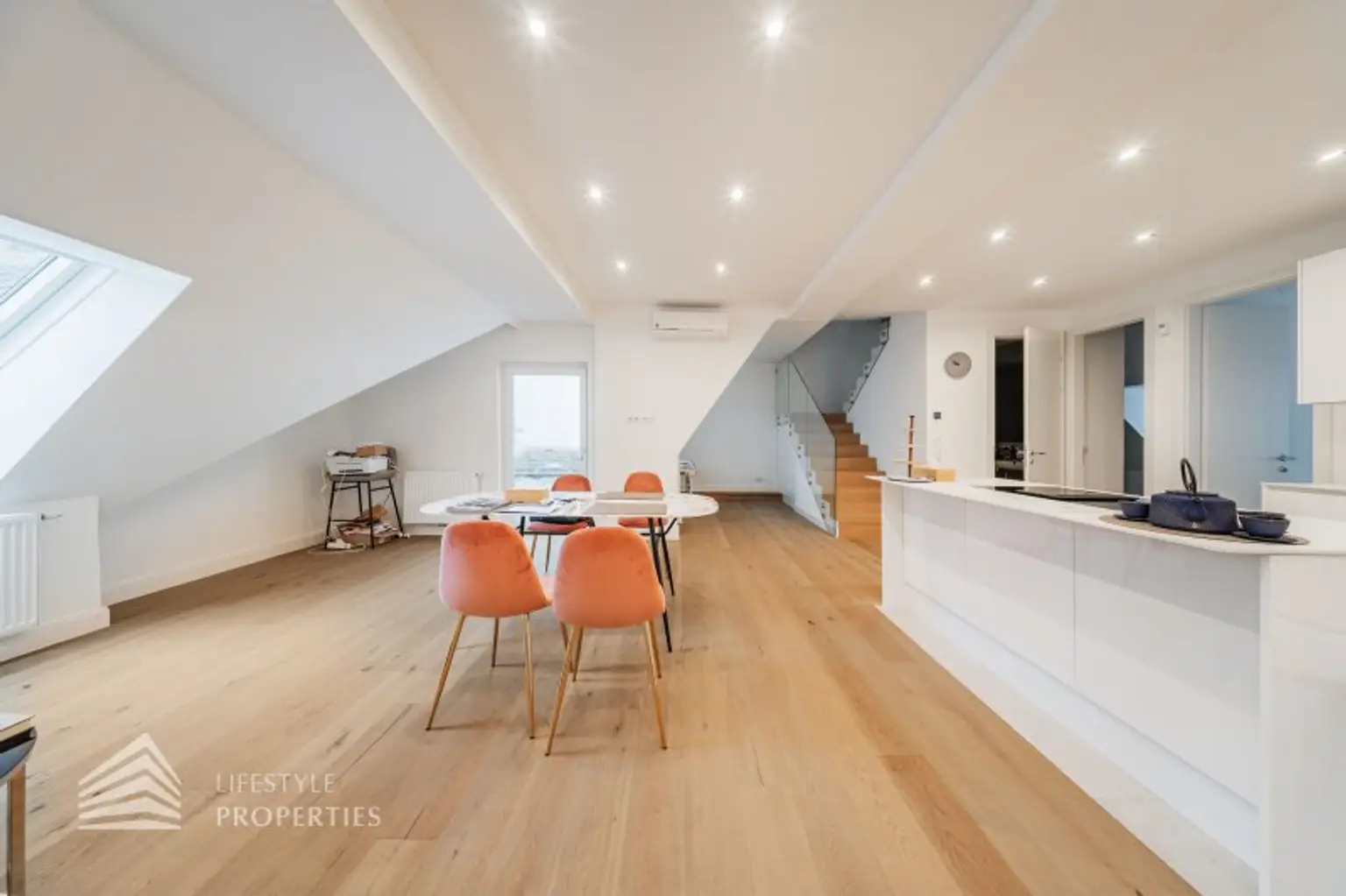 Moderne 4-Zimmer Maisonettewohnung mit Terrasse, Nähe Stephansplatz by Lifestyle Properties