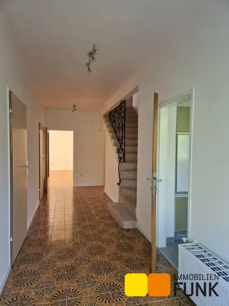 Großzügiges Haus mit Traumgarten