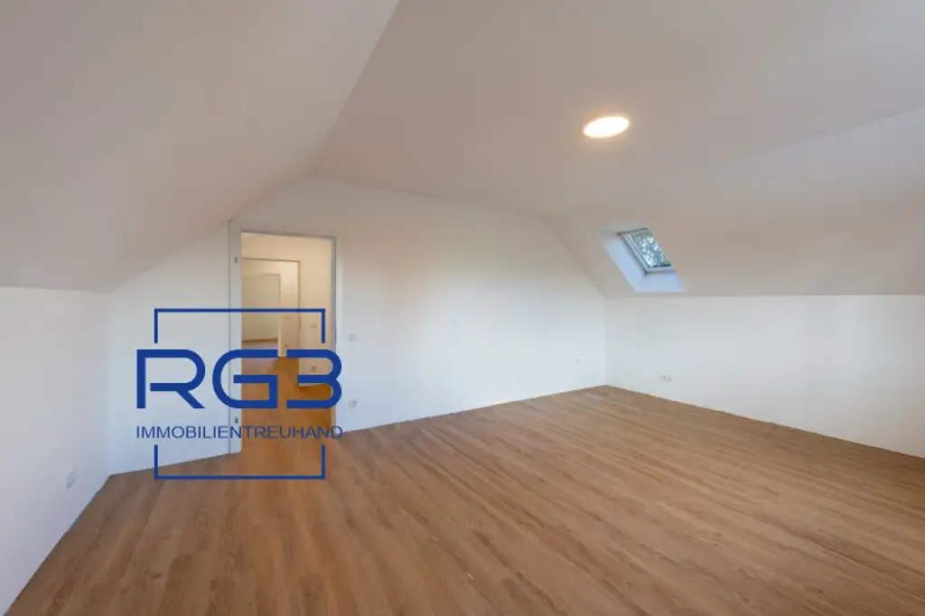 Großes Einfamilienhaus mit großem Garten # Provisionsfrei