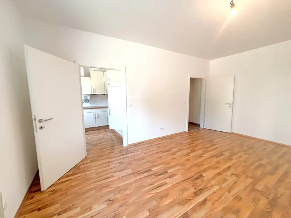 Gemütliche 2-Zimmer-Wohnung mit möblierter Küche in idealer Lage!