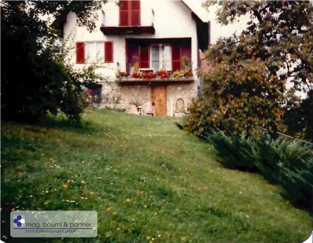 Alleinstehendes  Haus  in einer absolut ruhigen Sackgasse mit Blick auf die  THAYA