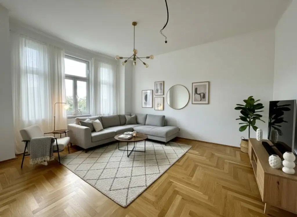 Sanierter Altbautraum mit großzügiger hofseitiger Loggia  -  Stilaltbau am Rennweg - S-Bahn St. Marx ums Eck