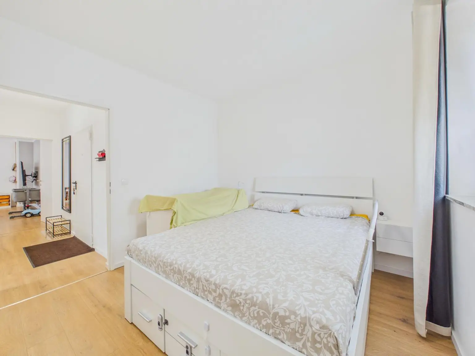Schlafzimmer 1