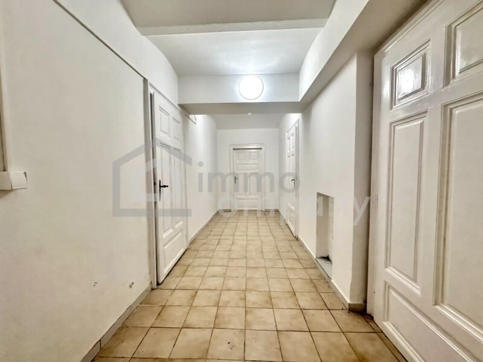 Attraktives Mehrfamilienhaus, Baugrund,  mit großem Potenzial