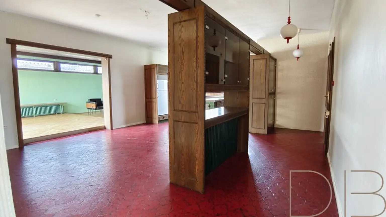 DB IMMOBILIEN | Sanierungsbedürftige 4-Zimmer-Wohnung mit südseitiger Terrasse und traumhaften Ausblick!