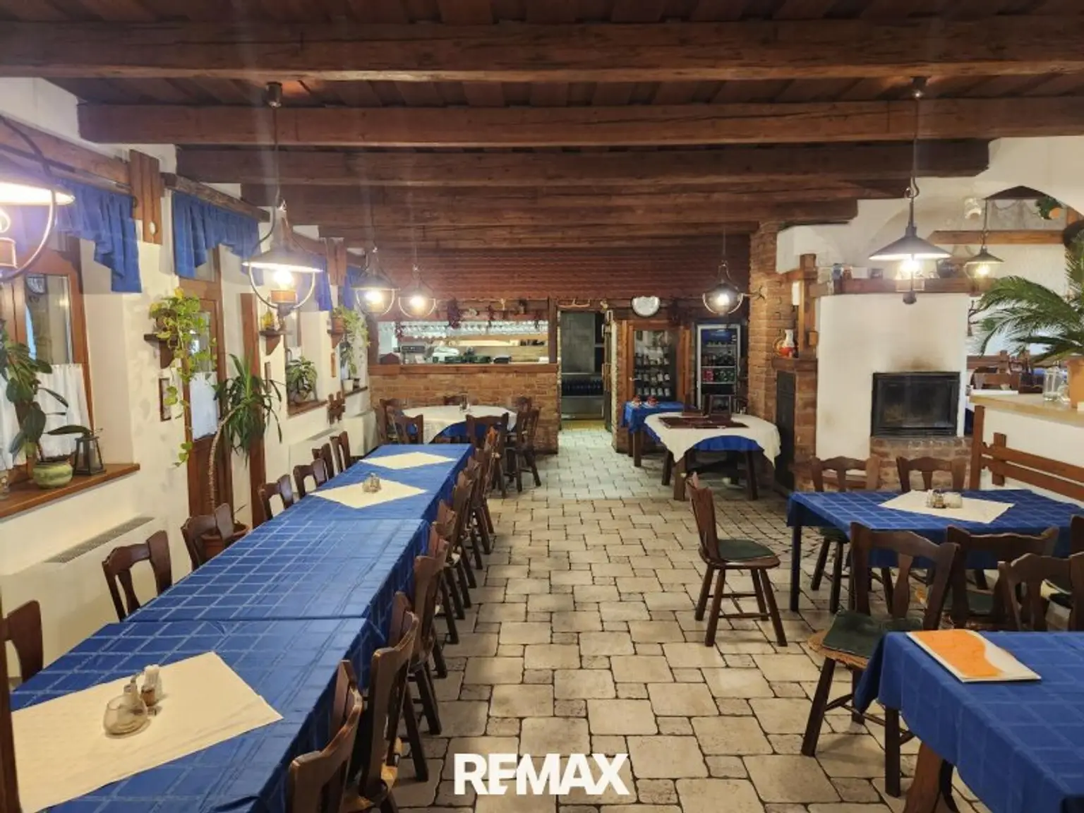 Breakfast Room 2