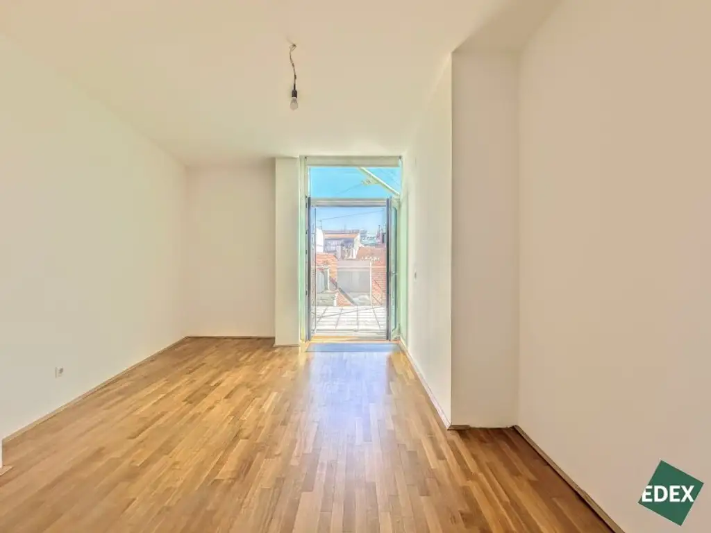 Exklusive Innenstadt-Maisonette mit Glasfront, Freiflächen & Stephansdom-Blick