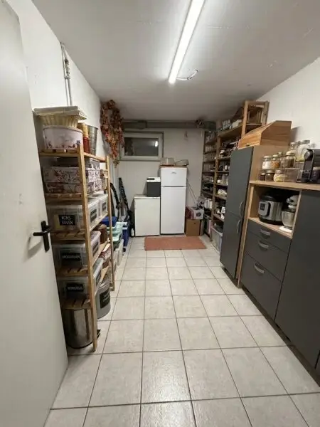 Großzügiges, vollunterkellertes Reihenmittelhaus mit Garten, Garage & ca. 245 m² Gesamtnutzfläche in Ansfelden