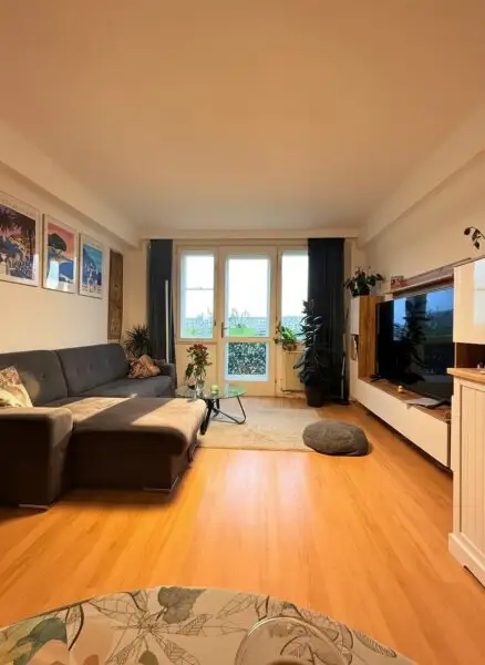 Gut geschnittene 2-Zimmer-Wohnung mit kleinem Balkon - U-Bahn Nähe