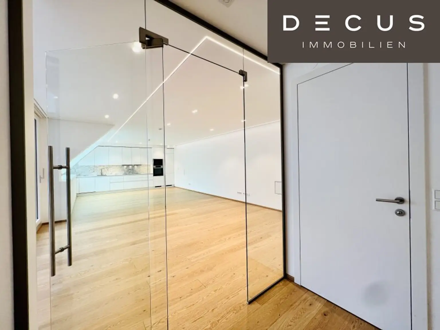 RESIDIEREN AM STADTPARK | ELEGANTE DACHGESCHOSSWOHNUNG | RUHIGE HOFSEITIGE 12 m2 TERRASSE | 4 ZIMMER | 2 BÄDER